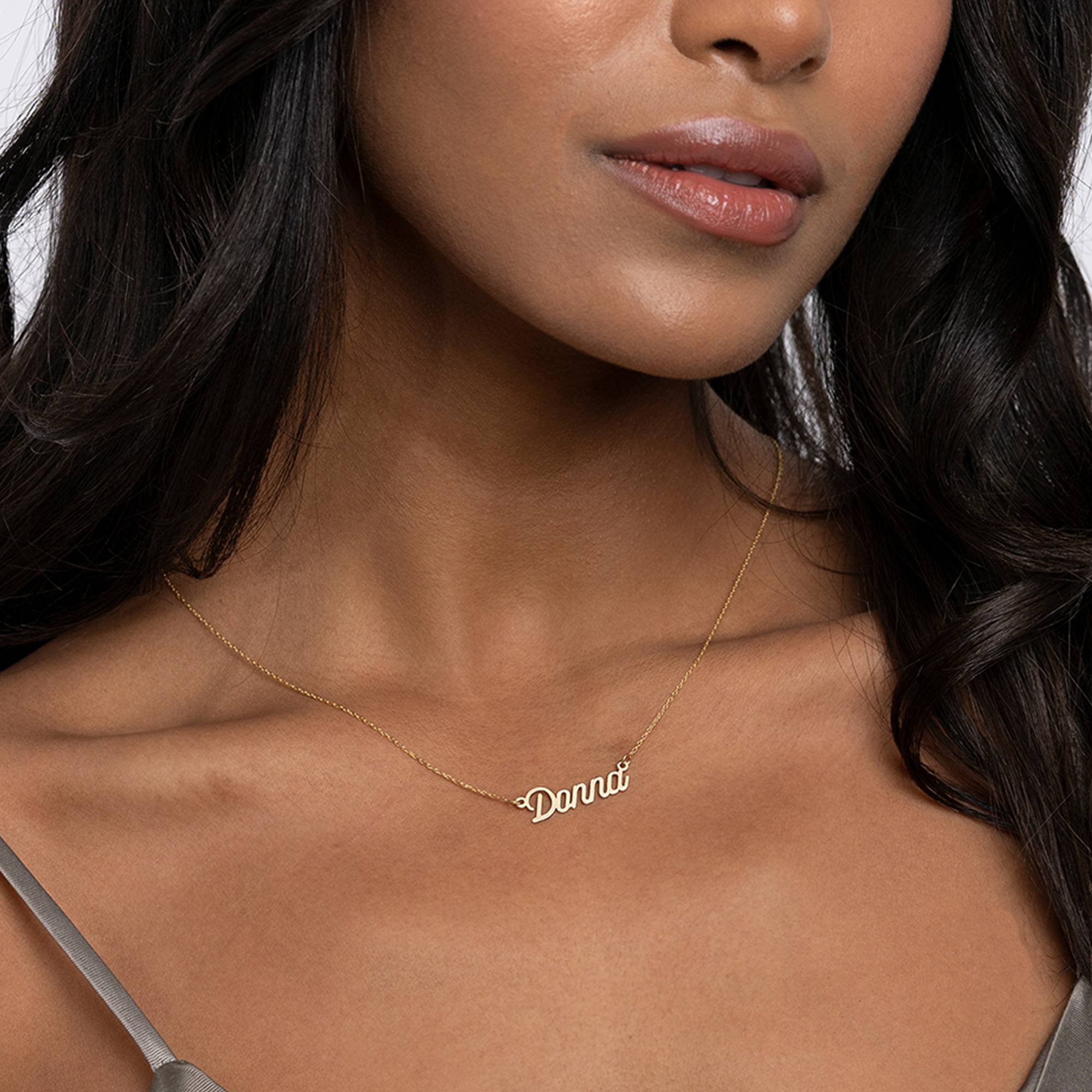 Collar con Nombre Twirl Script en Oro Sólido 14K-3 foto de producto