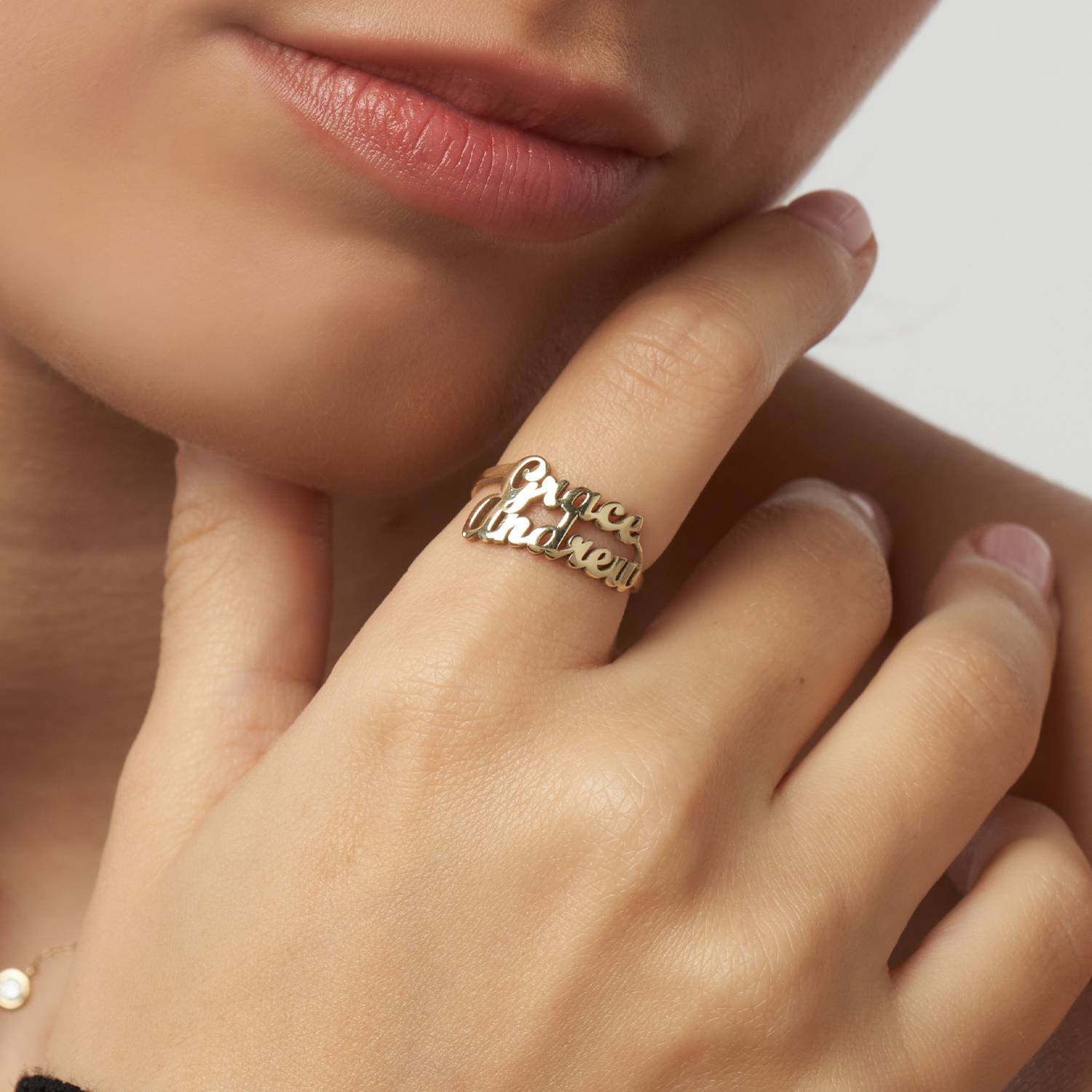 Anillo con Doble Nombre Script en Vermeil de Oro-1 foto de producto