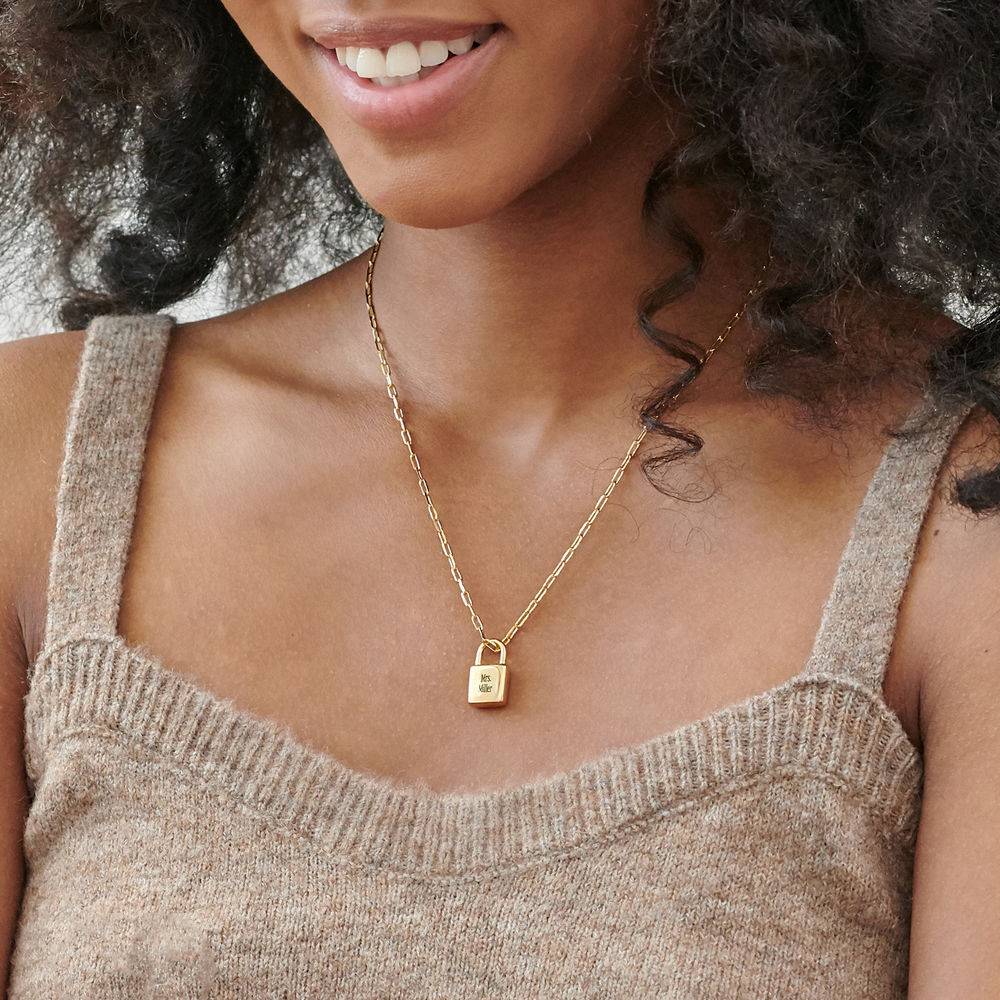 Collar con Eslabones con Candado de Allie en Chapa de Oro-4 foto de producto