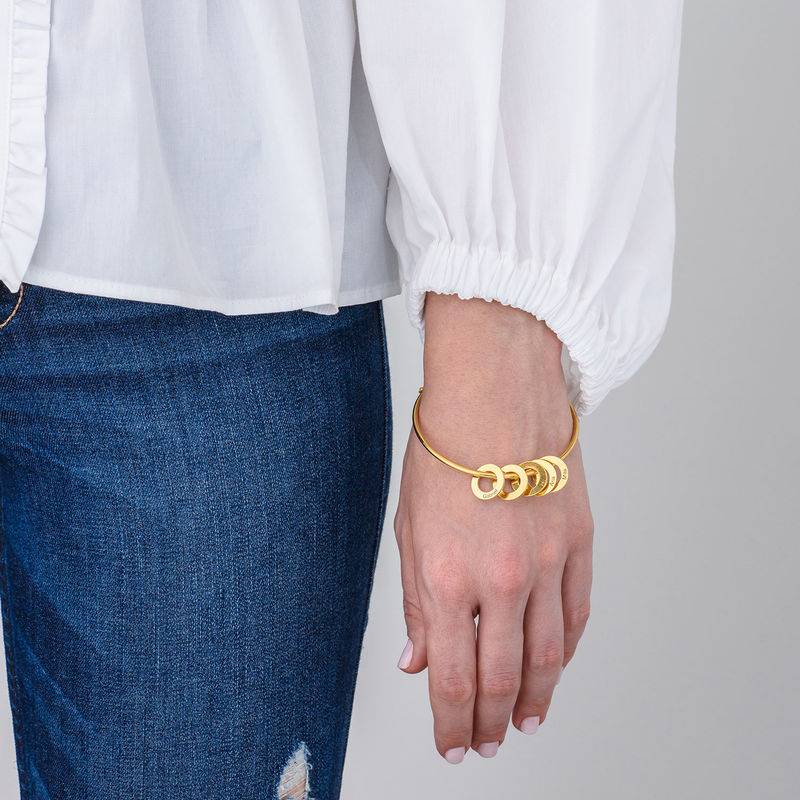 Pulsera Rígida con Colgantes Redondos en Baño de Oro-3 Pulsera Rígida con Colgantes Redondos en Baño de Oro-3 foto de producto