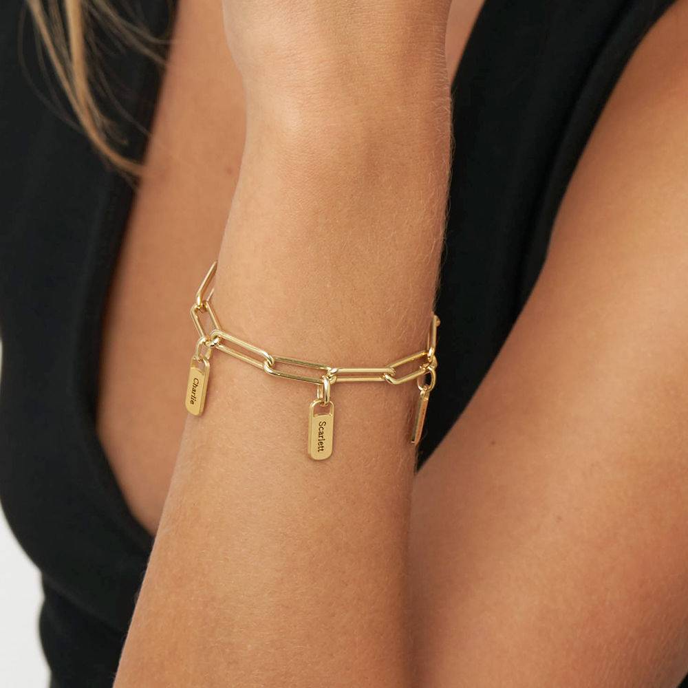 Pulsera de Eslabones Rory con Dijes Personalizados en Vermeil de Oro-4 Pulsera de Eslabones Rory con Dijes Personalizados en Vermeil de Oro-4 foto de producto