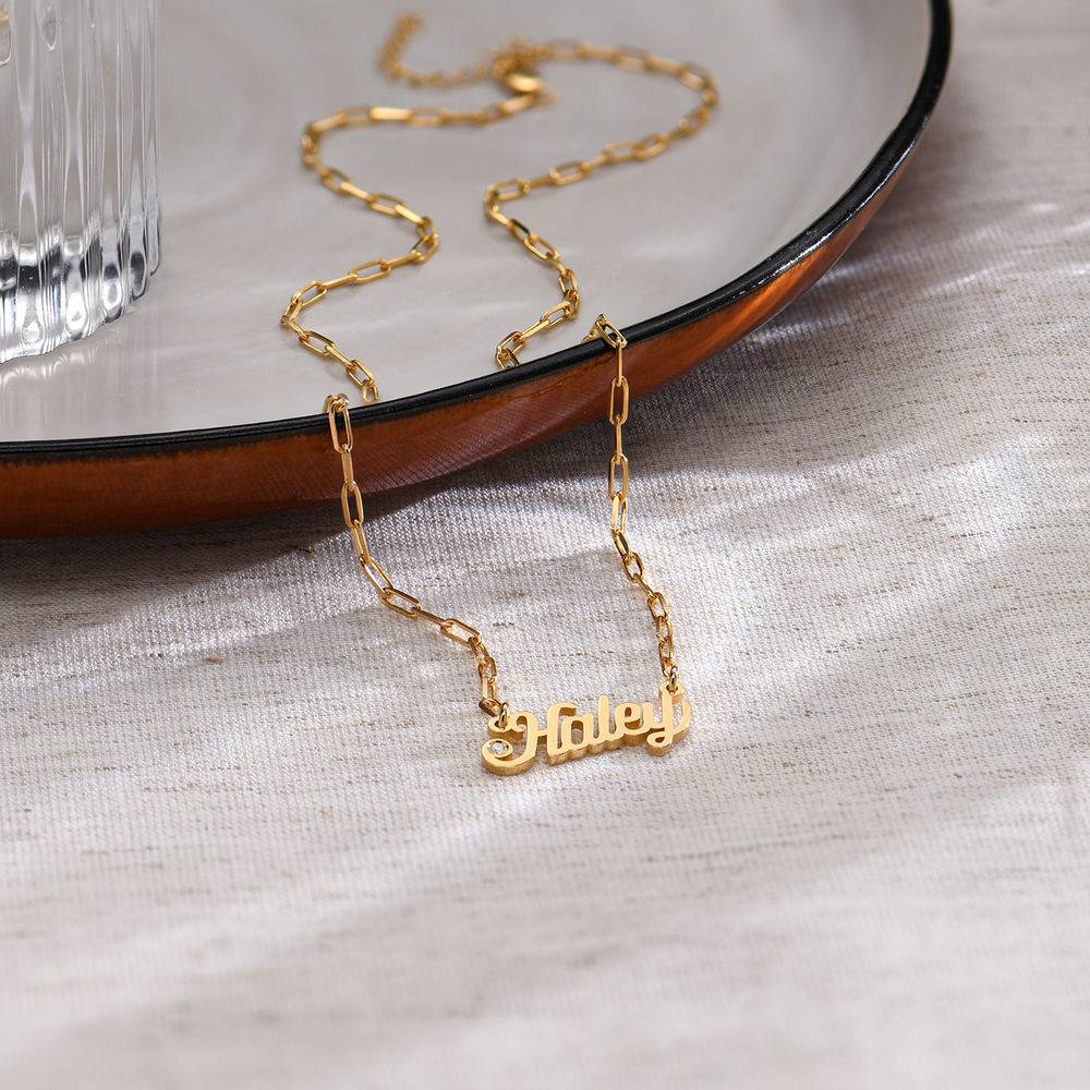 Collar de Eslabones con Nombre Cursiva con Diamante en Vermeil de Oro-2 Collar de Eslabones con Nombre Cursiva con Diamante en Vermeil de Oro-2 foto de producto