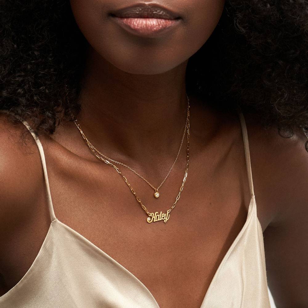 Collar de Eslabones con Nombre Cursiva con Diamante en Vermeil de Oro-4 Collar de Eslabones con Nombre Cursiva con Diamante en Vermeil de Oro-4 foto de producto