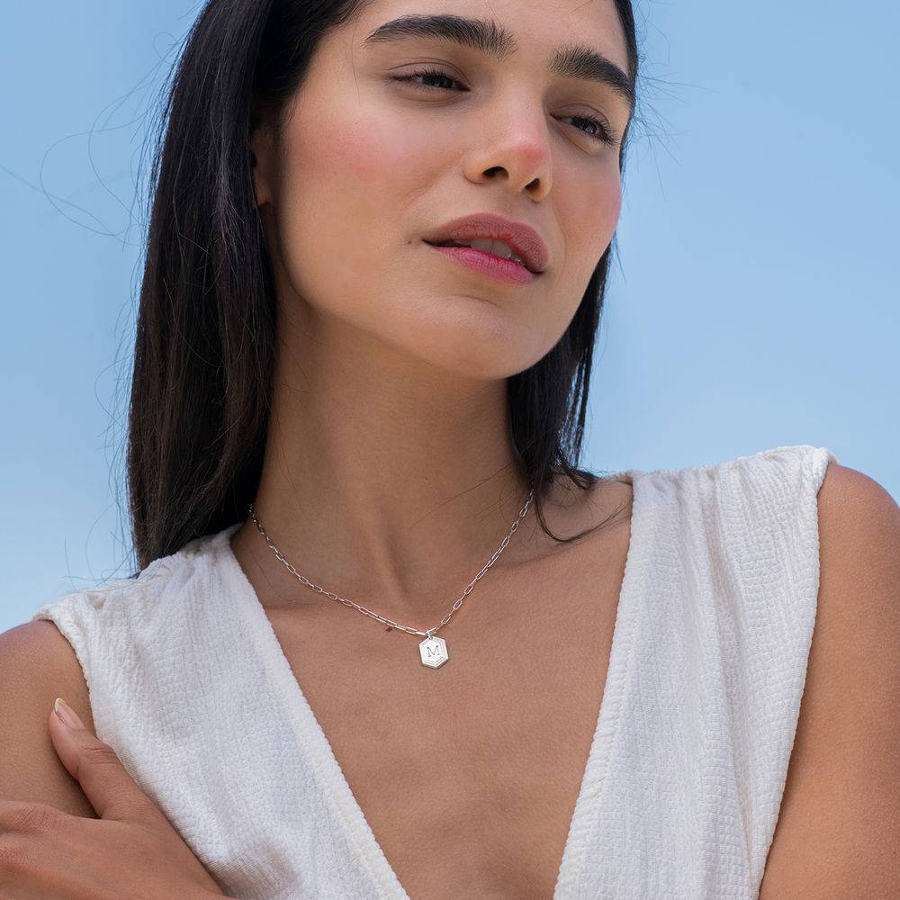 Cupola collar de cadena de eslabones con inicial en plata de ley-1 foto de producto