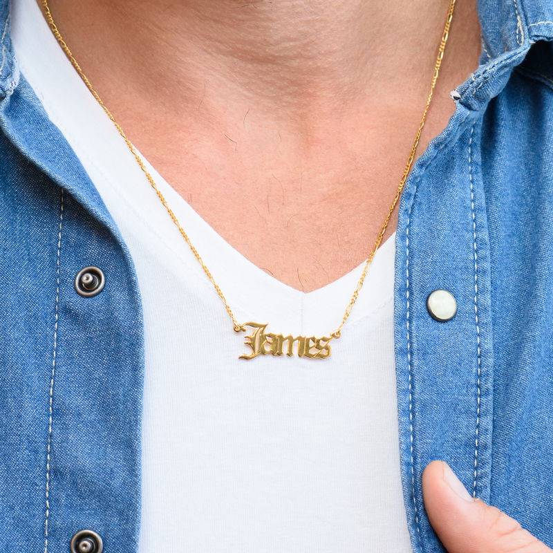 Collar con Nombre Gótico Personalizado en Baño de Oro-3 foto de producto