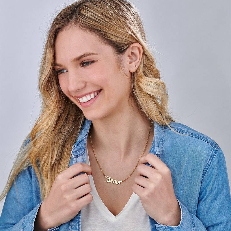 Collar con Nombre Gótico Personalizado en Baño de Oro-4 foto de producto