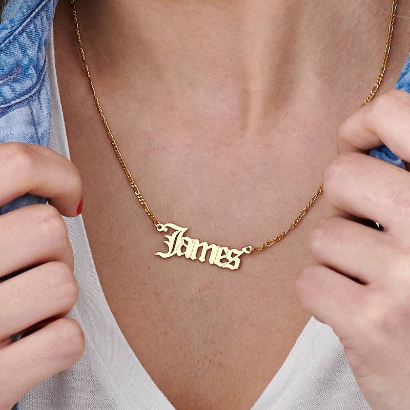 Collar con Nombre Gótico Personalizado en Baño de Oro-6 foto de producto