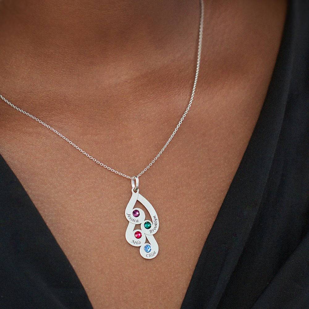 Collar Colgante Familiar Grabado con Piedras de Nacimiento en Plata-5 Collar Colgante Familiar Grabado con Piedras de Nacimiento en Plata-5 foto de producto