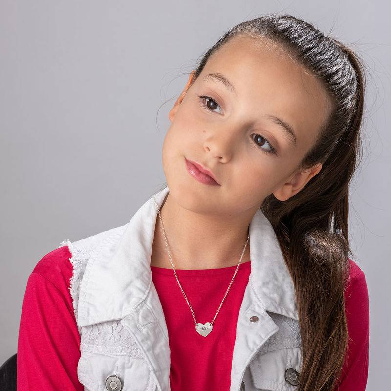 Collar con Corazón Grabado para Adolescentes en Plata-2 foto de producto