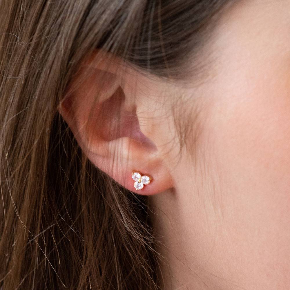Pendientes de Botón Flor con  Zirconia Cúbica en Chapa de Oro-2 foto de producto