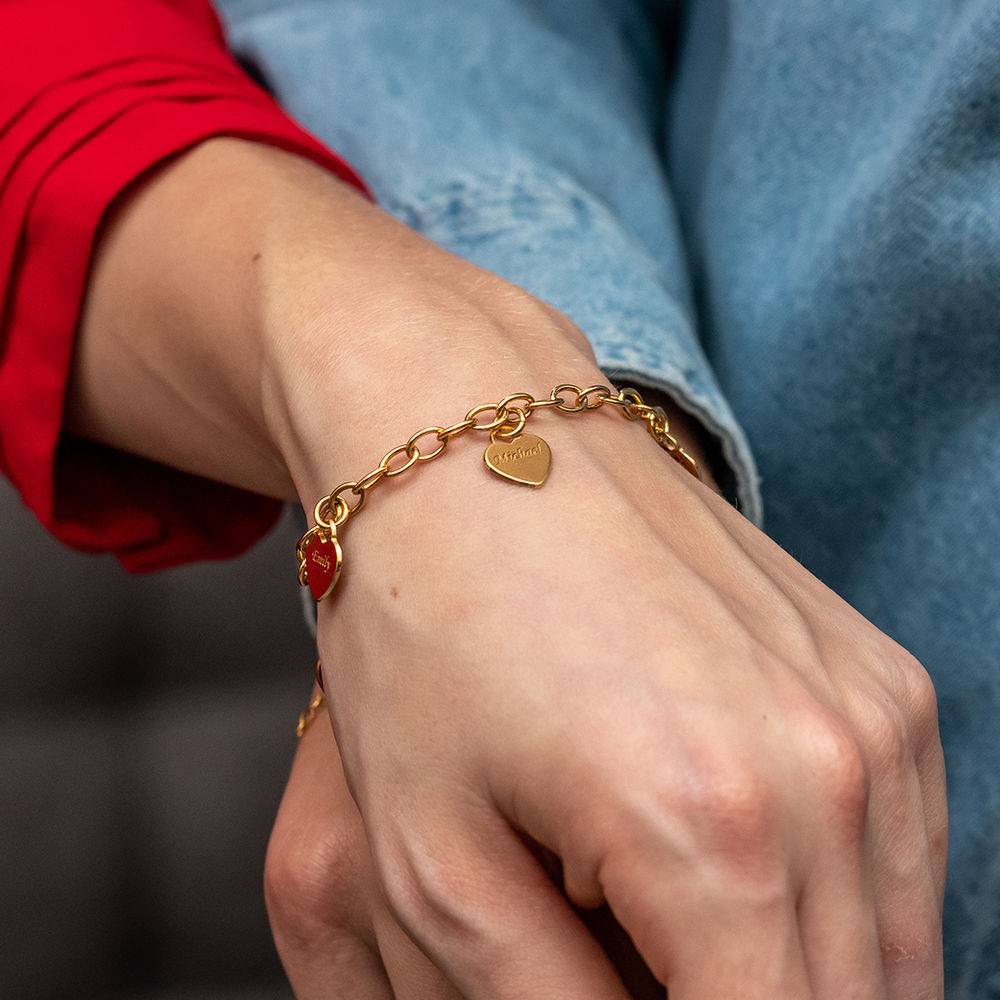 Pulsera de Eslabones con Dijes de Corazón Personalizados en Chapa de Oro-2 foto de producto