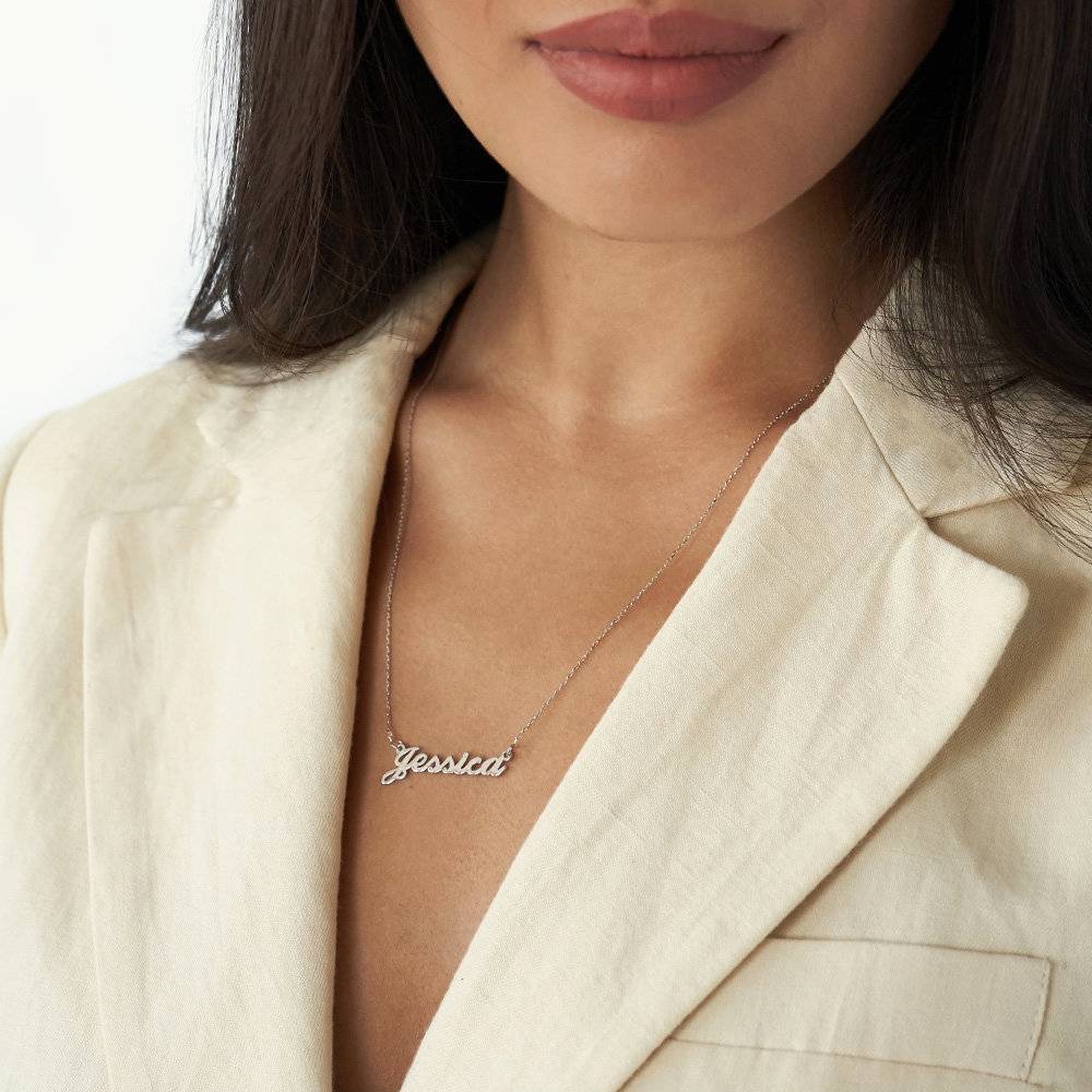 Collar con Nombre Hollywood Pequeño en Oro Blanco 10K-2 Collar con Nombre Hollywood Pequeño en Oro Blanco 10K-2 foto de producto