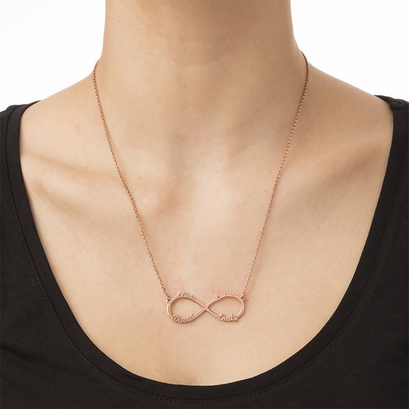 Collar Infinito de 4 Nombres en Chapa de Oro Rosa-2 Collar Infinito de 4 Nombres en Chapa de Oro Rosa-2 foto de producto