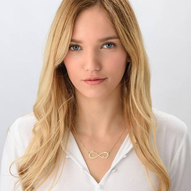 Collar Infinito con Nombre con Diamante en Baño de Oro-1 Collar Infinito con Nombre con Diamante en Baño de Oro-1 foto de producto