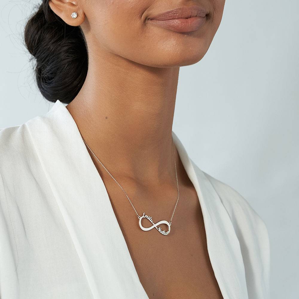Collar Infinito con Nombre en Oro Blanco 10K-2 Collar Infinito con Nombre en Oro Blanco 10K-2 foto de producto