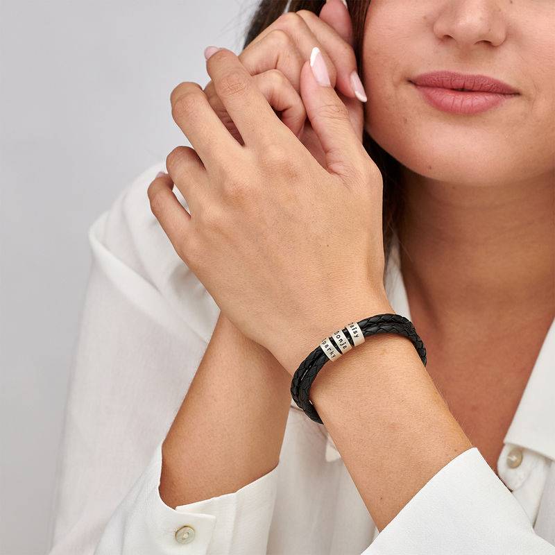 Pulsera de Cuero Negro Trenzado para Mujer con Cuentas Grabadas en Plata Esterlina-2 foto de producto