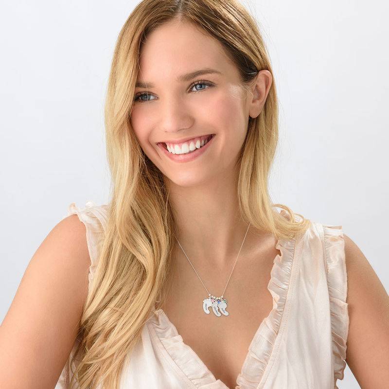 Joyería de Mamá – Collar Piecitos de Bebé con Piedras de Nacimiento en Plata X-4 foto de producto