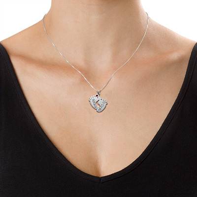 Collar Personalizado de Piecitos de Bebé con Piedra de Nacimiento en Plata-1 foto de producto