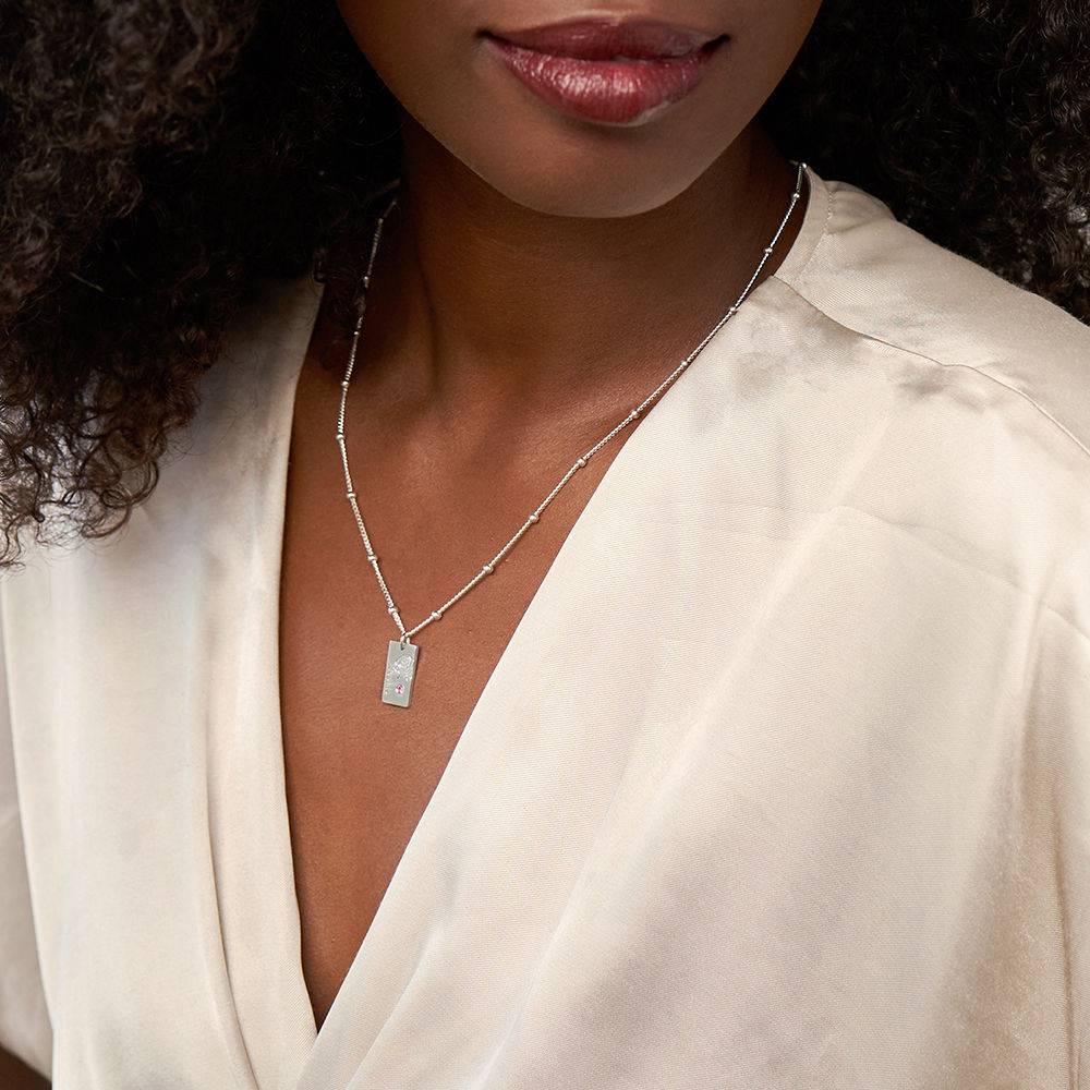 Collar Personalizado con Flor de Nacimiento y Piedra en Plata-2 foto de producto