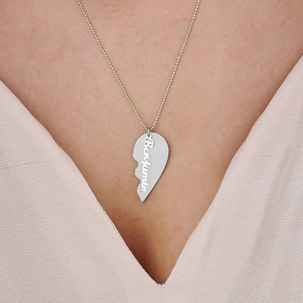 Collar Corazón Grabado de Parejas en Oro Blanco 10K-4 Collar Corazón Grabado de Parejas en Oro Blanco 10K-4 foto de producto