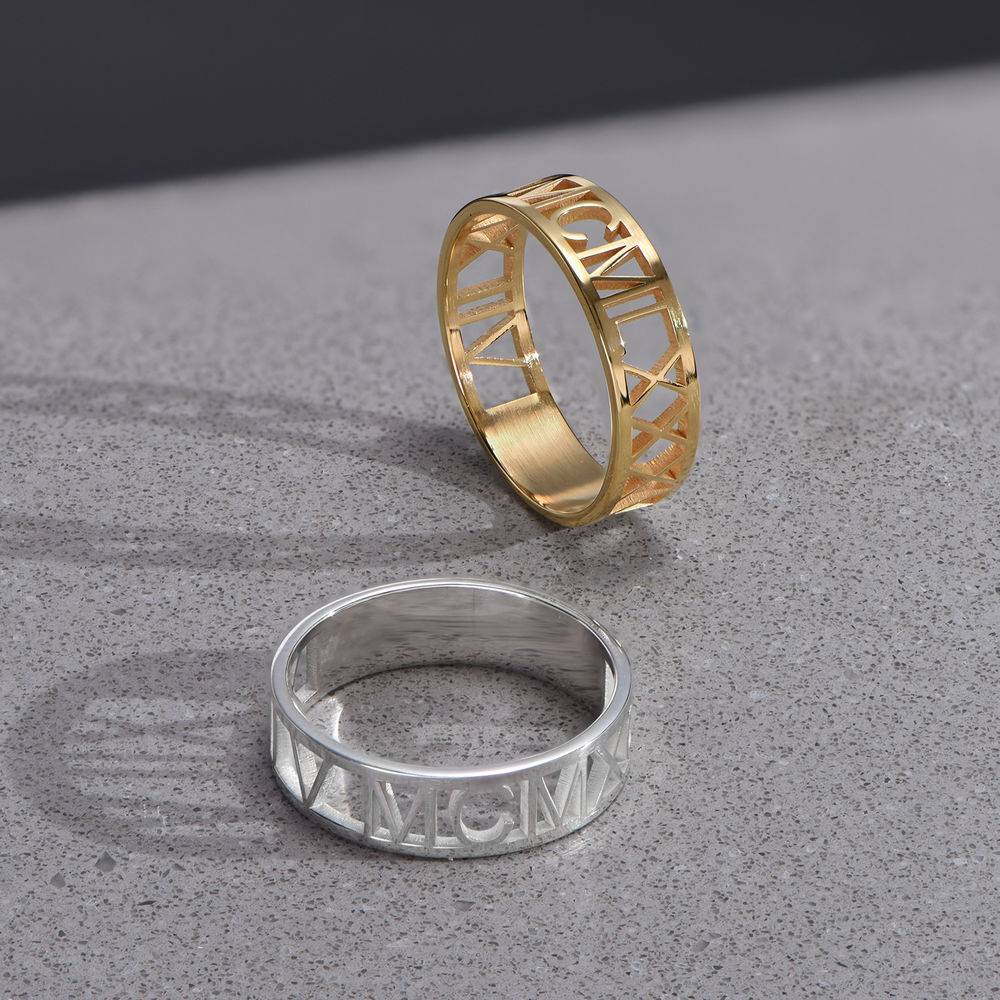 Anillo con Números Romanos para Hombres en Chapa de Oro-3 foto de producto