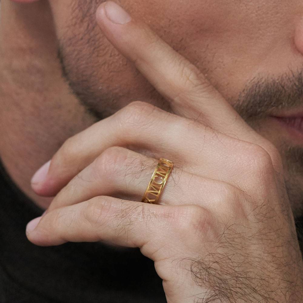 Anillo con Números Romanos para Hombres en Chapa de Oro-4 foto de producto