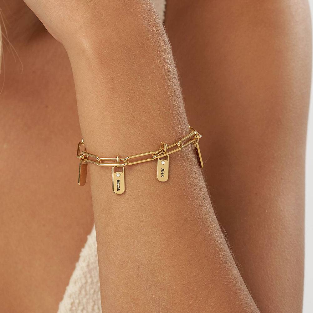 Pulsera de Eslabones Rory con Dijes Personalizados con Diamantes en Vermeil de Oro-2 Pulsera de Eslabones Rory con Dijes Personalizados con Diamantes en Vermeil de Oro-2 foto de producto