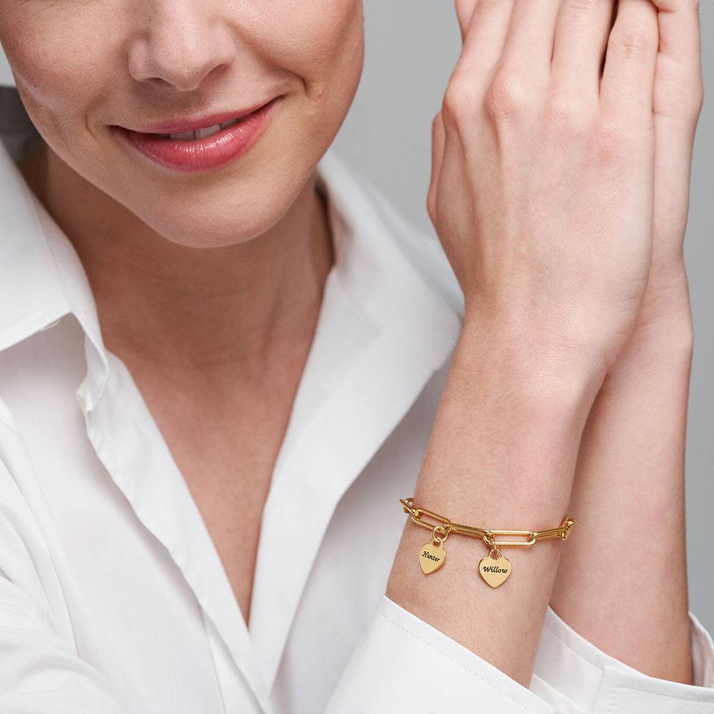 Pulsera de Eslabones Rory con Dijes de Corazón Personalizados en Vermeil de Oro-3 foto de producto