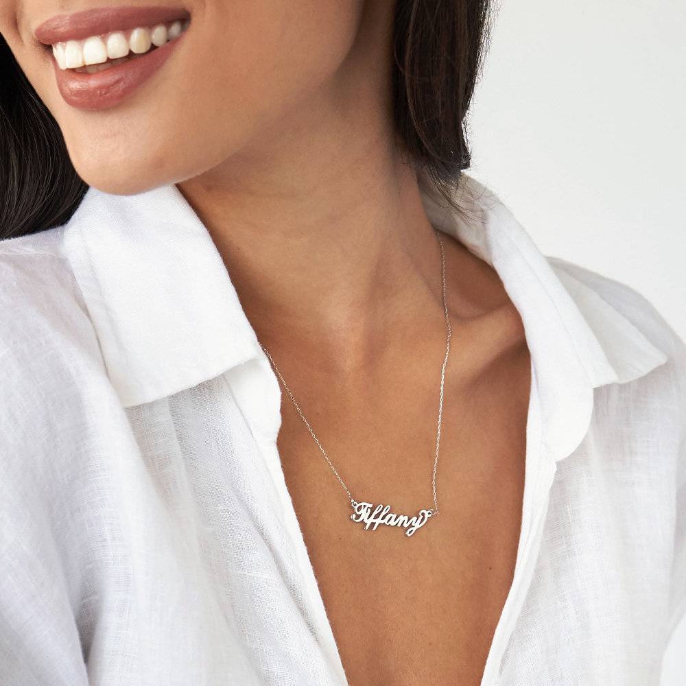 Collar con Nombre Carrie Pequeño en Oro Blanco 10K-2 Collar con Nombre Carrie Pequeño en Oro Blanco 10K-2 foto de producto