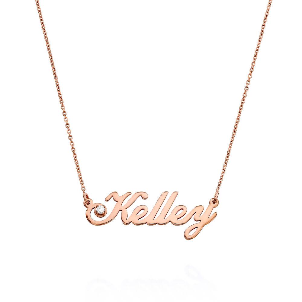 Collar con Nombre Hollywood Pequeño con 0.05ct Diamante en Chapa de Oro Rosa-1 Collar con Nombre Hollywood Pequeño con 0.05ct Diamante en Chapa de Oro Rosa-1 foto de producto