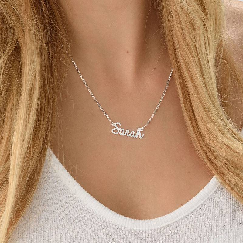 Collar con Nombre Pequeño en Cursiva en Plata-2 foto de producto