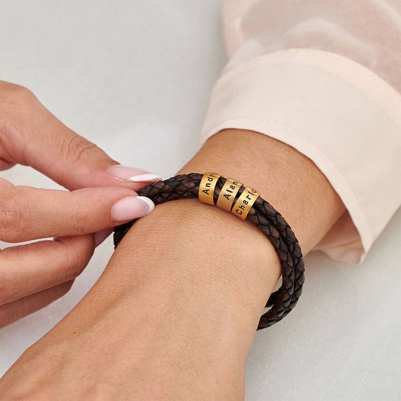 Pulsera de Cuero Marrón Trenzado para Mujer con Cuentas Grabadas en Vermeil de Oro-4 foto de producto