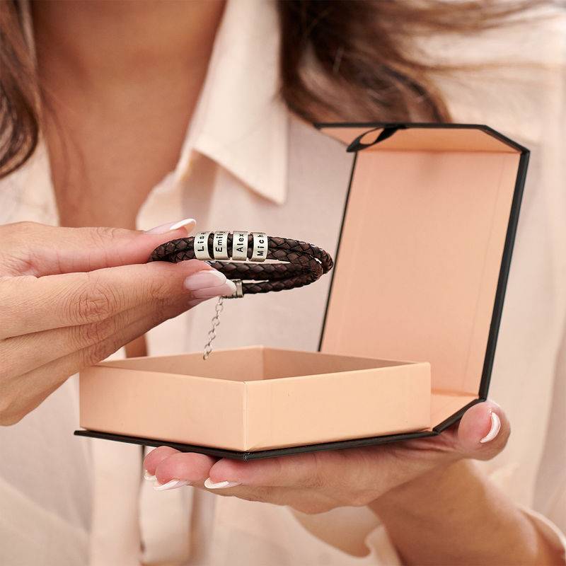 Pulsera de Cuero Marrón Trenzado para Mujer con Cuentas Grabadas en Plata Esterlina-4 foto de producto